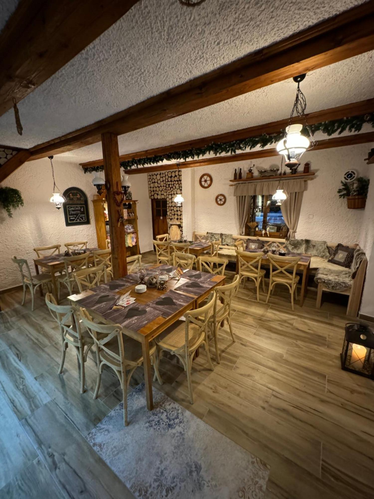 克拉科诺斯膳食公寓及餐厅 哈拉霍夫 外观 照片